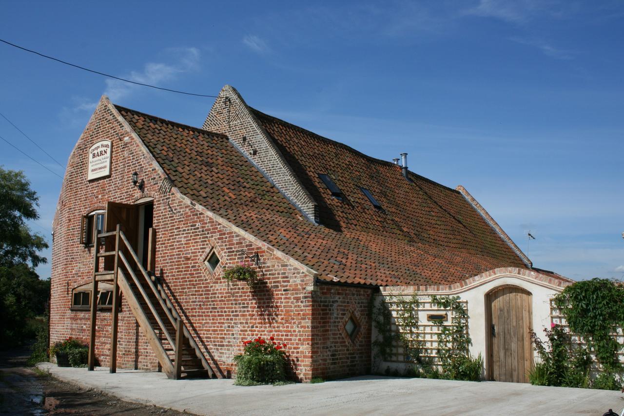 Camps Heath Barn Villa Lowestoft Exterior photo